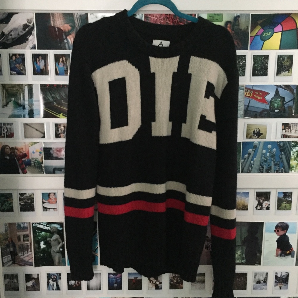 Did poser unif sweater